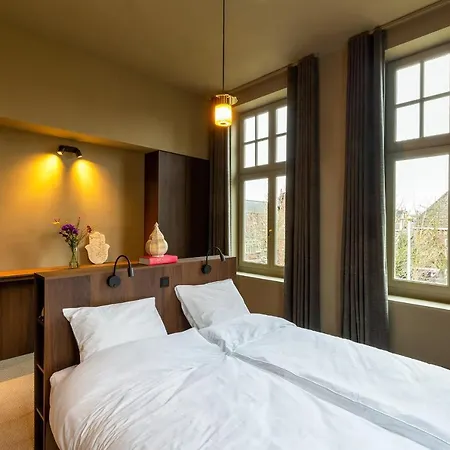 לינה וארוחת בוקר New Park Edition Adults Only ונלו